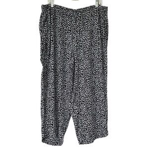 Chico's Black and White Leaf Pattern Pants